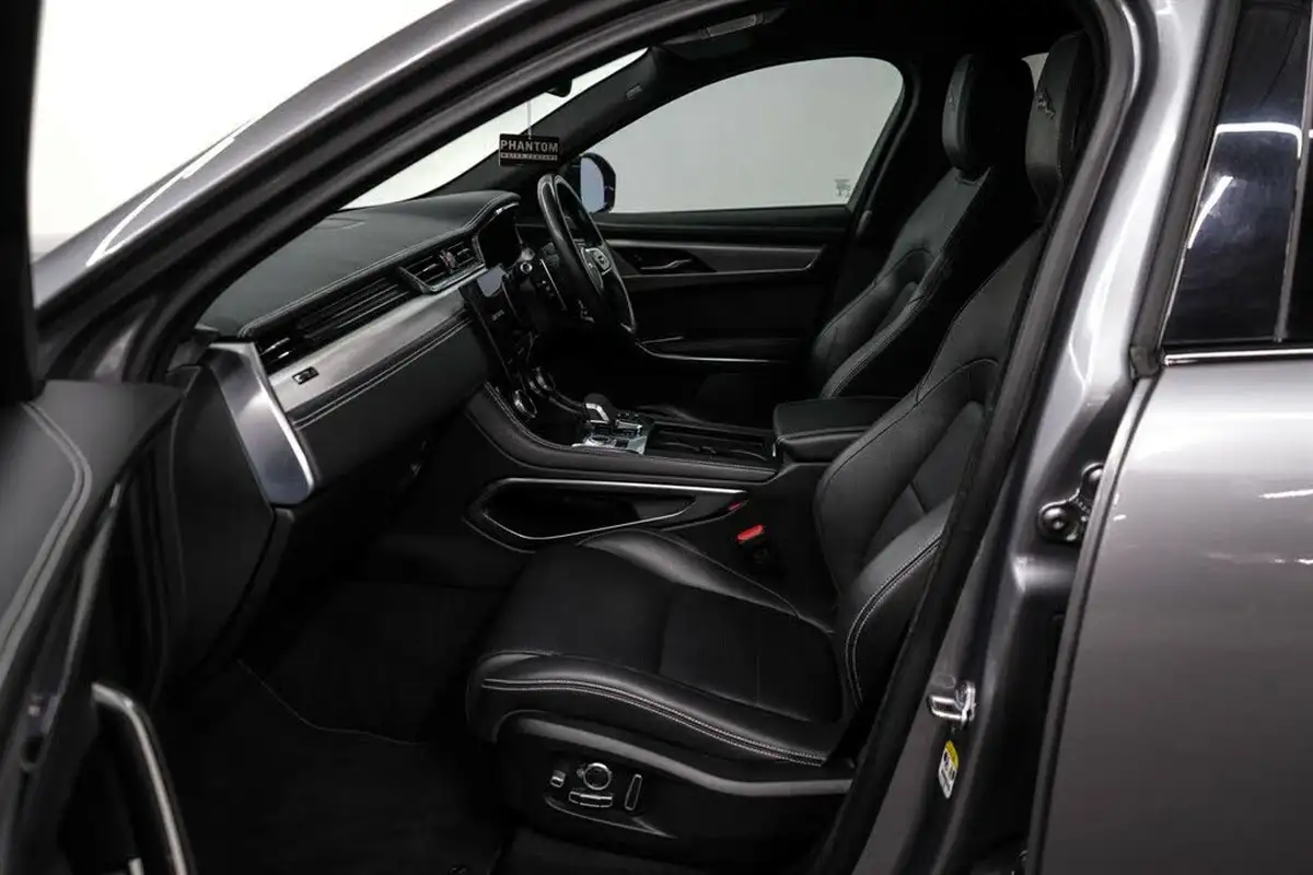 2021-jaguar-f-pace-30-d300-r-dynamic-se-mhev-big-16