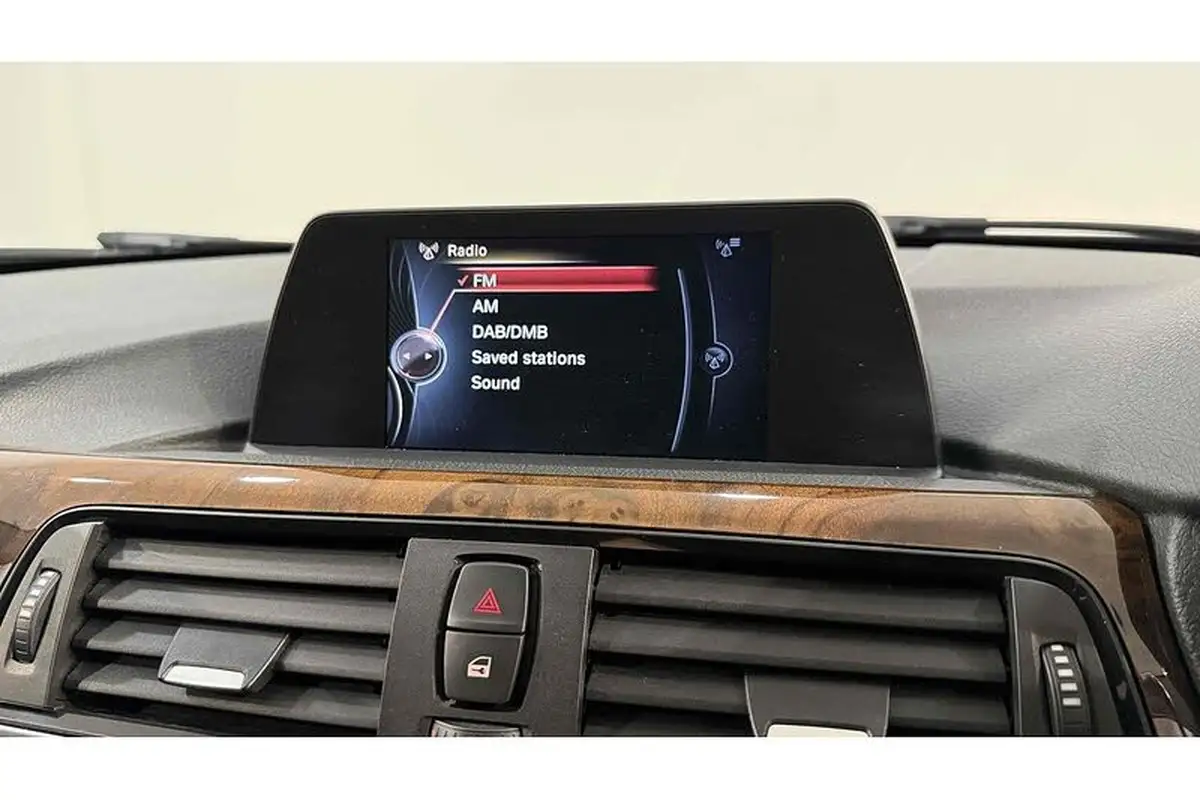 2015-bmw-3-series-20-320i-se-ss-saloon-4d-1997cc-auto-big-31