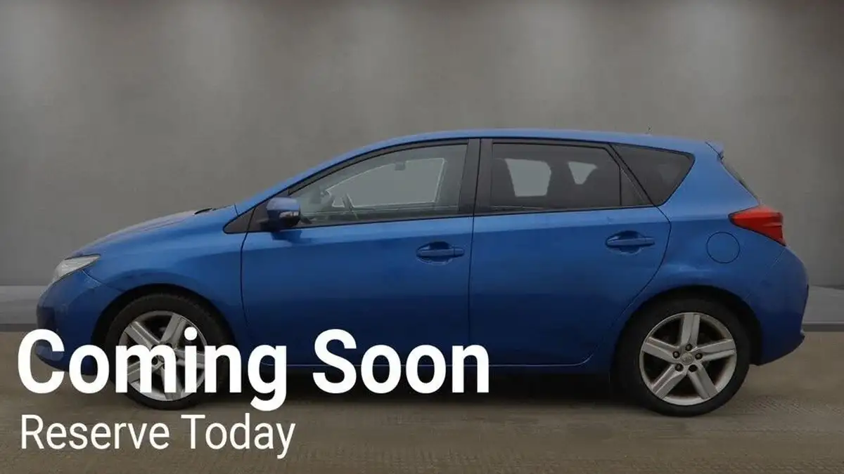 2013-toyota-auris-16-sport-hatchback-multidrive-s-big-2