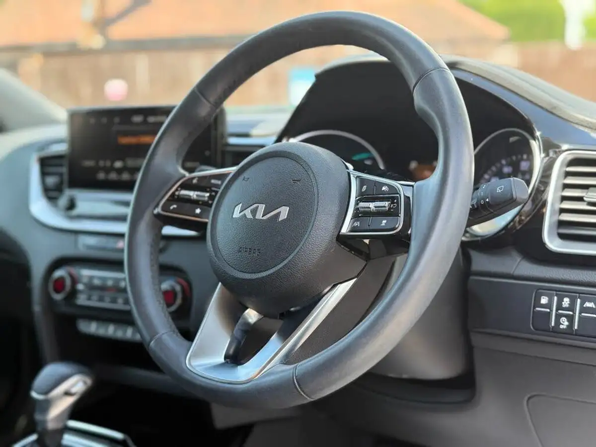 2022-kia-xceed-16-gdi-3-big-8
