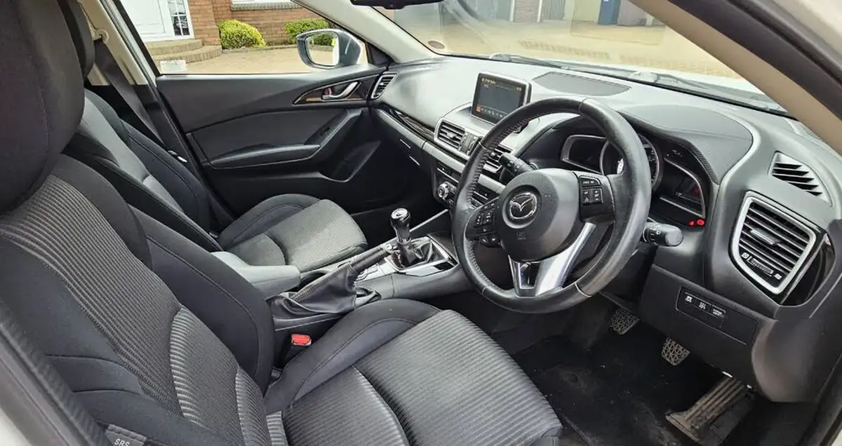 2015-mazda-mazda3-20-se-l-hatchback-5d-big-8