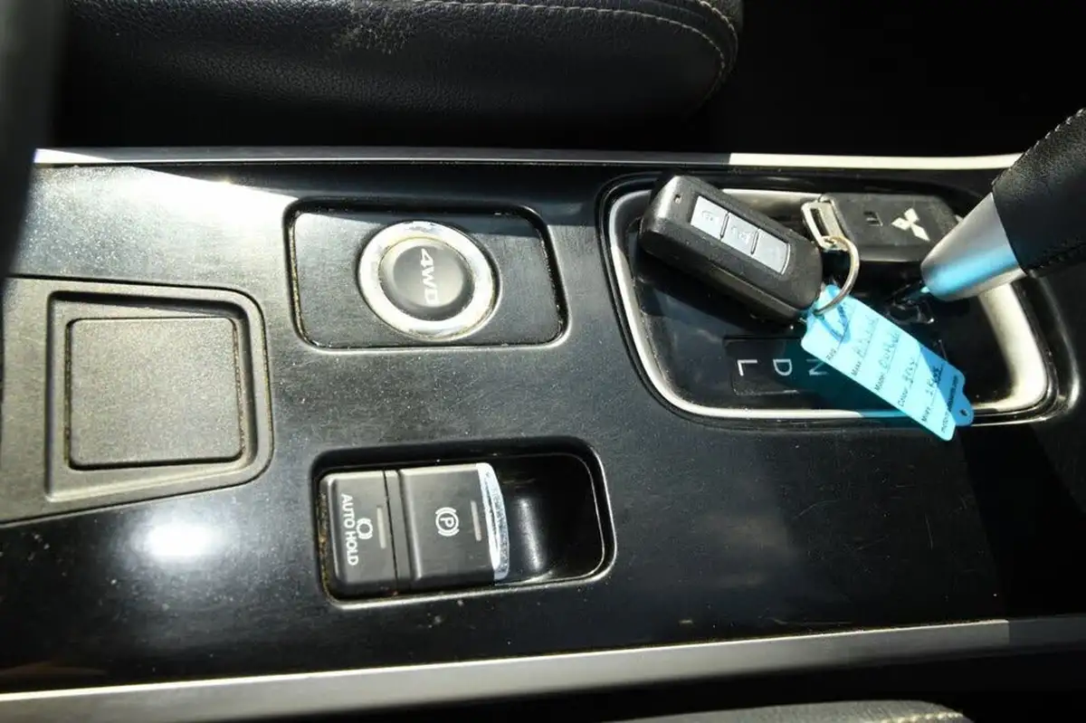2018-mitsubishi-outlander-22di-d-keiko-auto-big-15