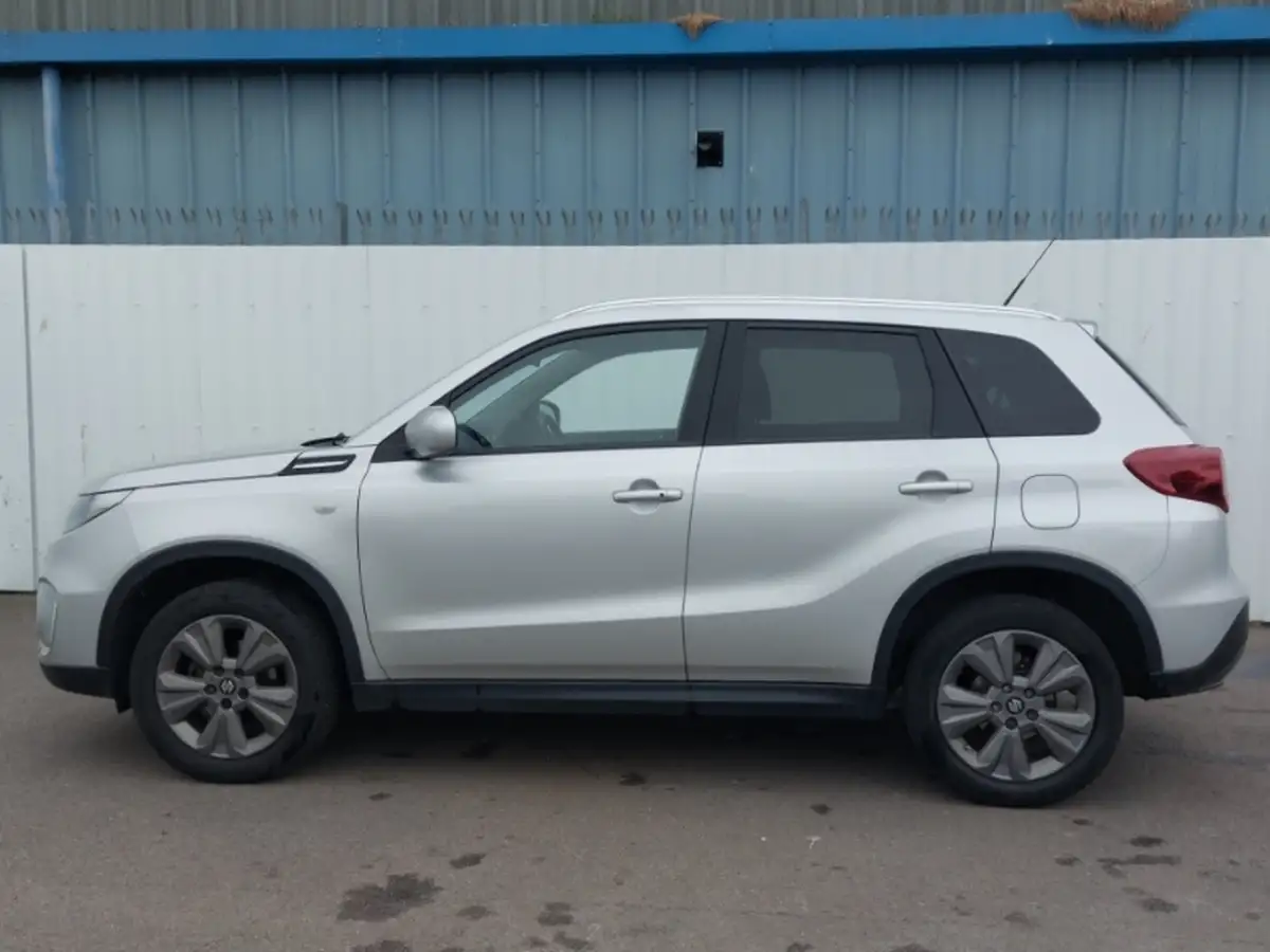 2022-suzuki-vitara-15-sz-t-big-3