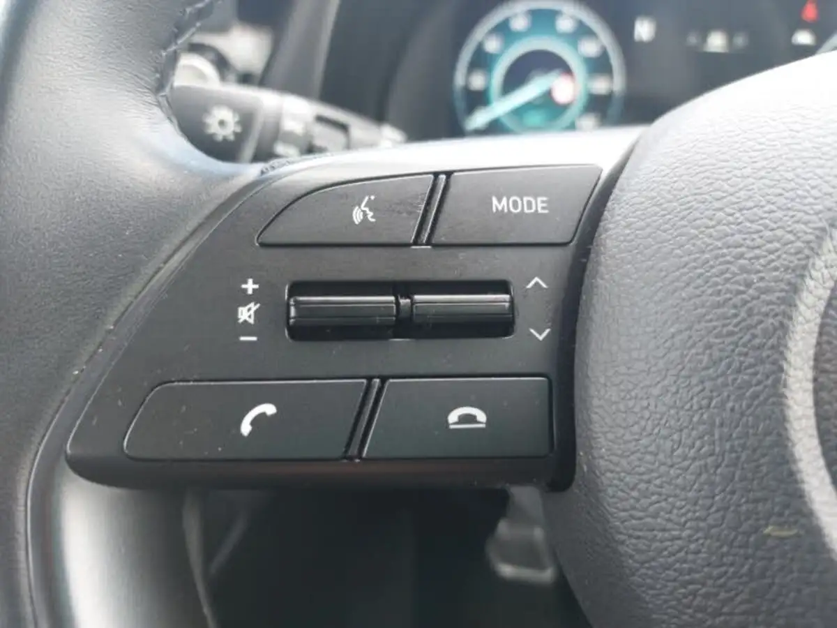 2022-hyundai-i20-10-t-gdi-se-connect-eclutch-imt-big-17