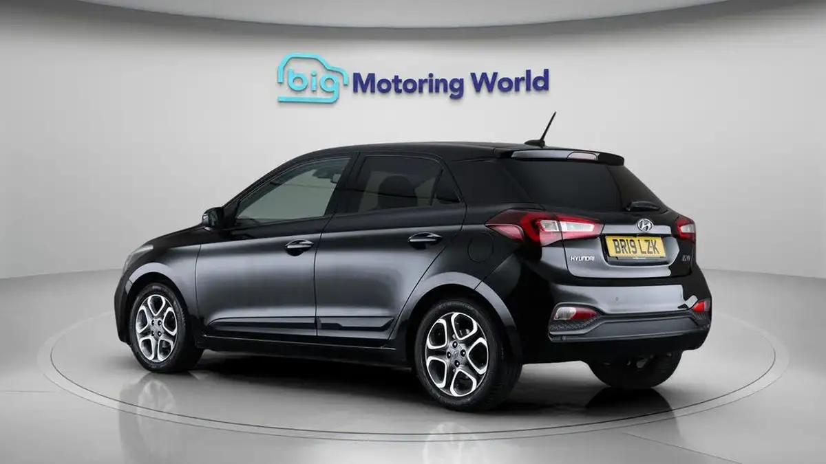 2019-hyundai-i20-12-premium-nav-mpi-hatchback-5d-big-5