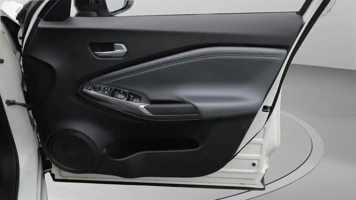 2021-nissan-juke-10-dig-t-tekna-big-15