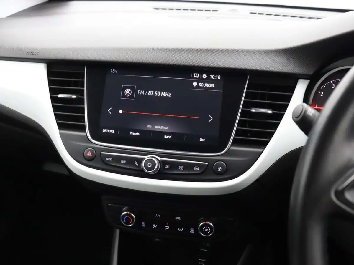 2020-vauxhall-crossland-x-12-sri-nav-110ps-big-24