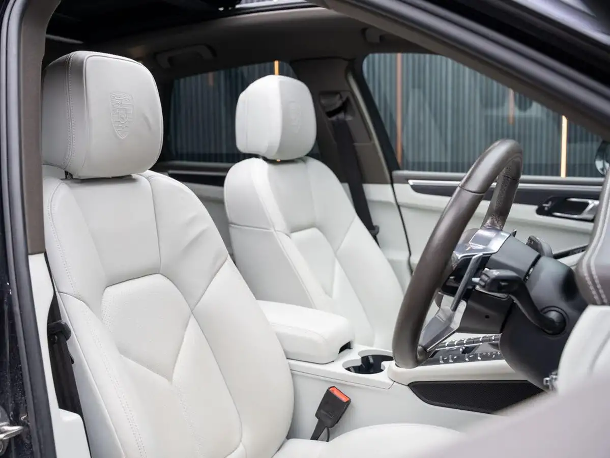 2021-porsche-macan-20-245ps-big-13