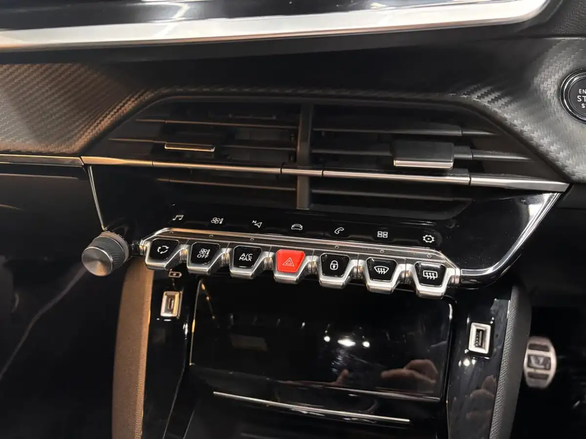 2022-peugeot-208-12-puretech-gt-100bhp-big-38