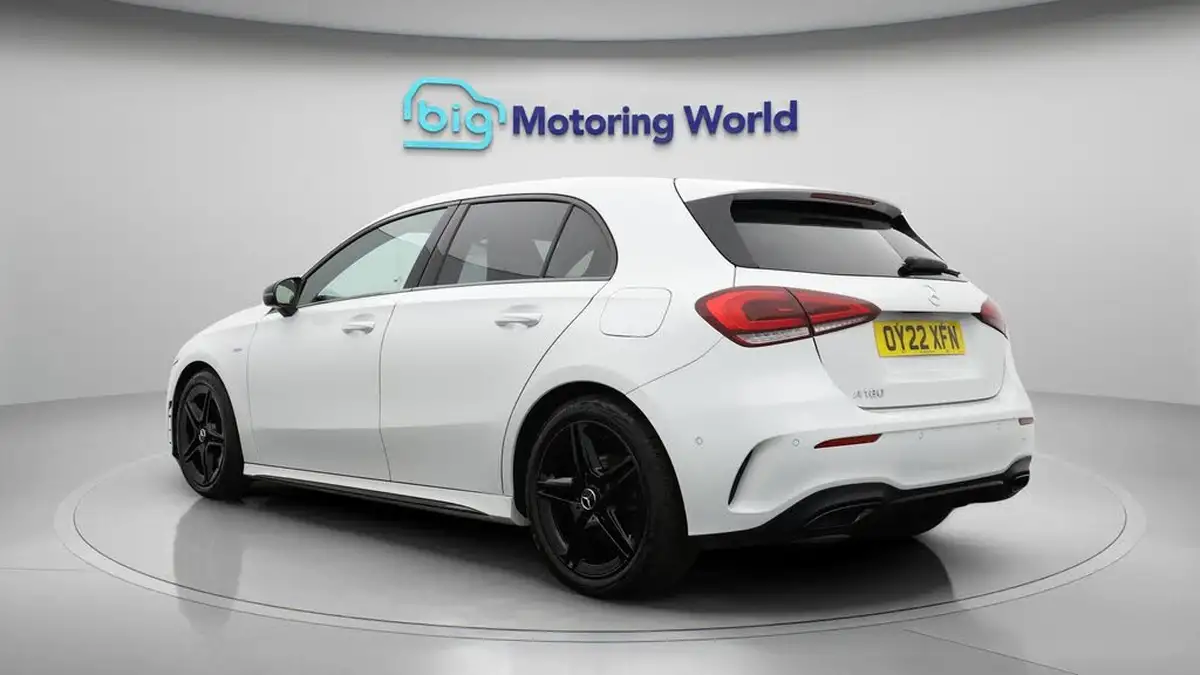 2022-mercedes-benz-a-class-13-a180-amg-line-executive-edition-hatchback-5d-7g-dct-big-5