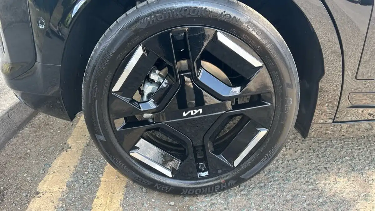 2025-kia-ev3-e-gt-line-s-big-38