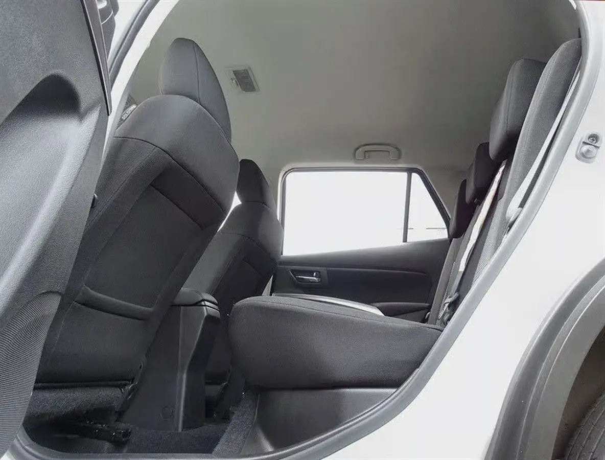 2023-suzuki-s-cross-14-boosterjet-motion-big-13
