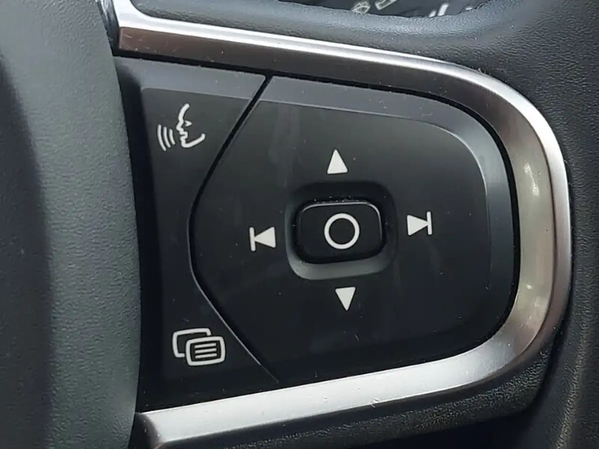 2023-volvo-xc60-20-b5-core-big-13