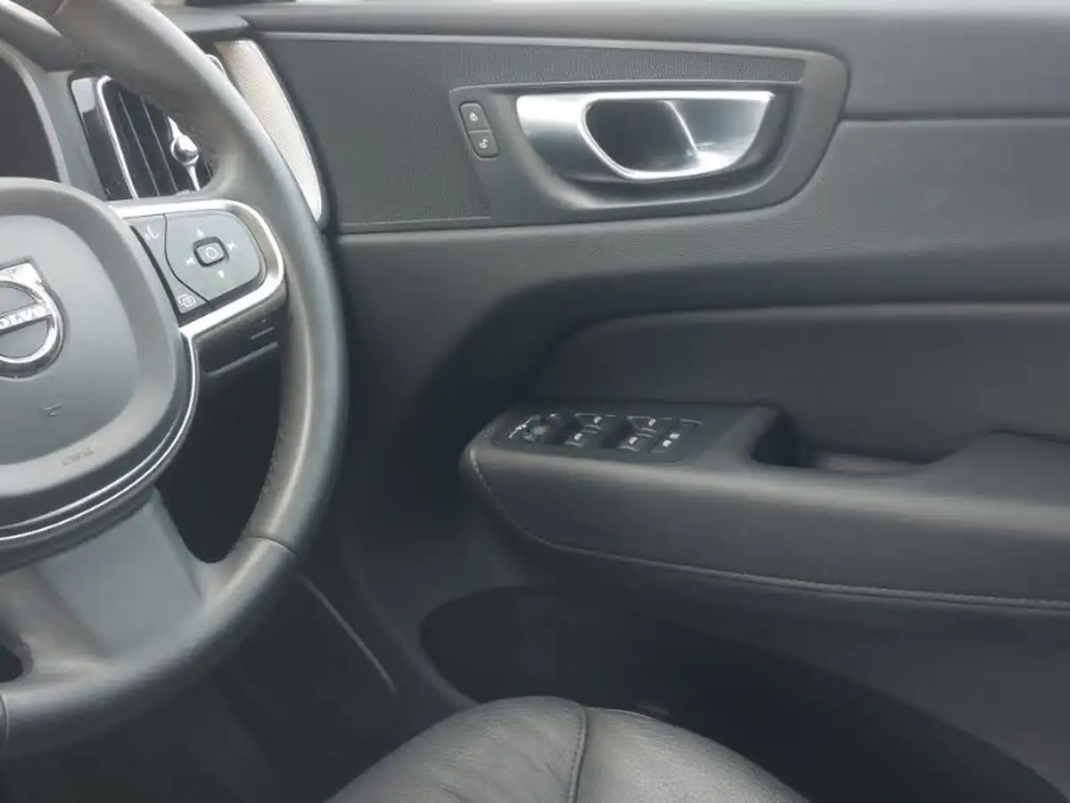 2023-volvo-xc60-20-b5-core-big-9