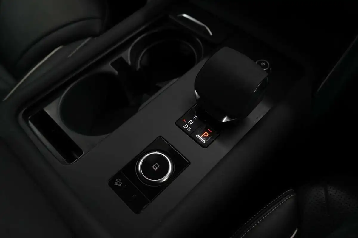 2021-land-rover-discovery-30-d300-r-dynamic-hse-big-31
