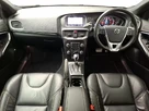 2019-volvo-v40-15-t2-r-design-edition-small-2