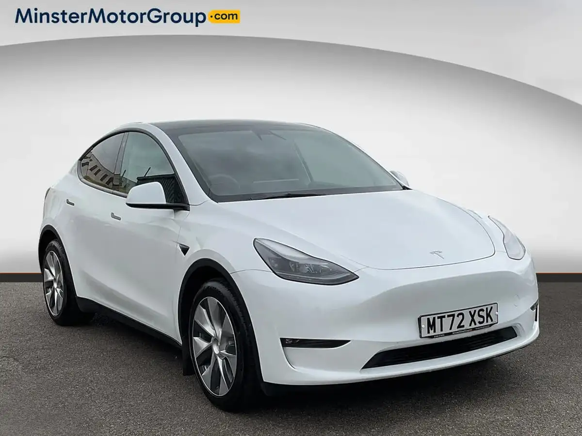 2022-tesla-model-y-e-long-range-big-0