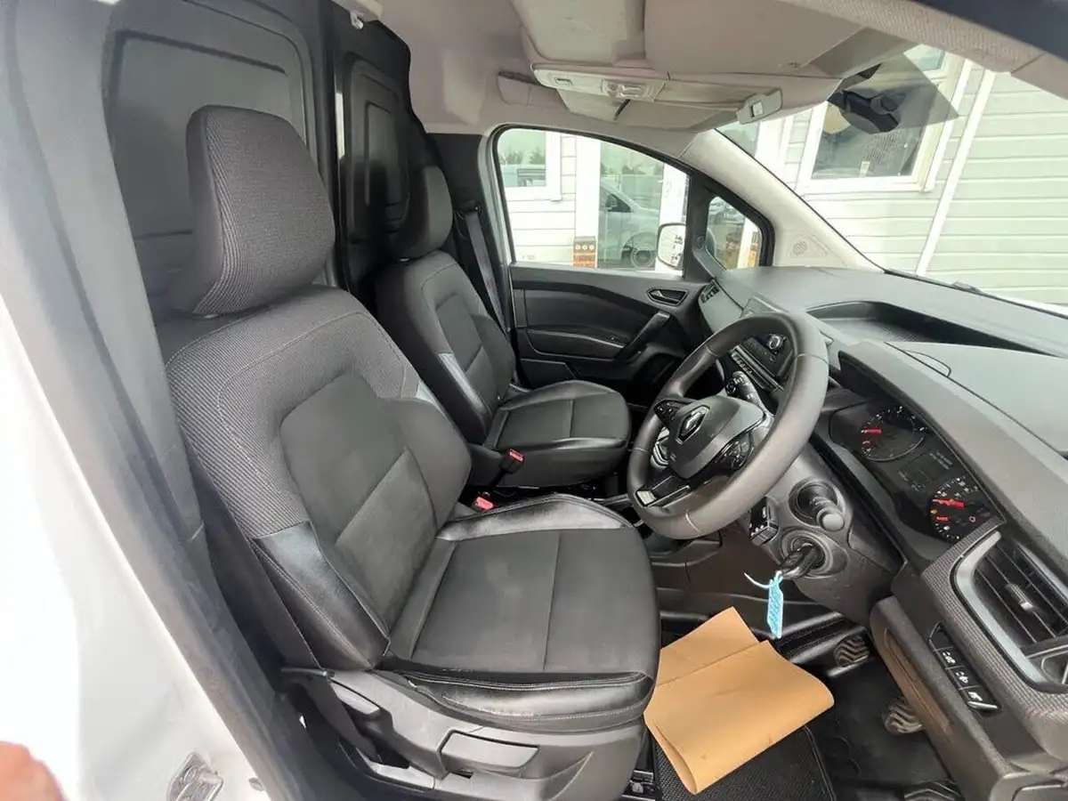 2023-renault-kangoo-15dci-ml19-95-start-big-11