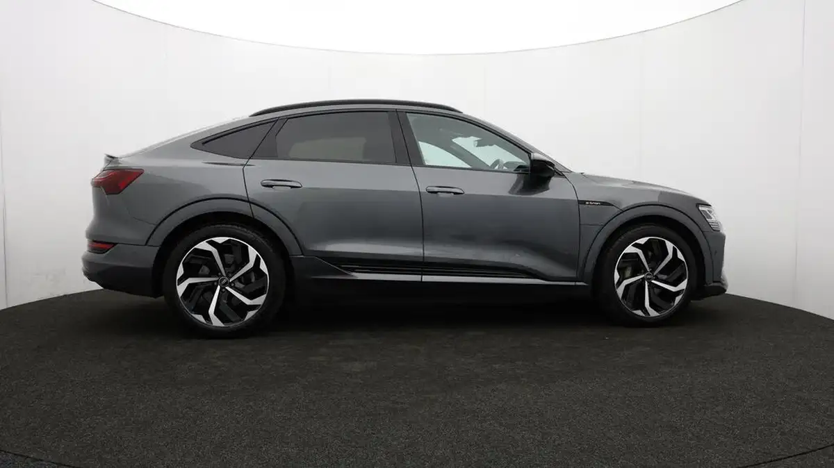 2022-audi-e-tron-50e-black-edition-sportback-big-23