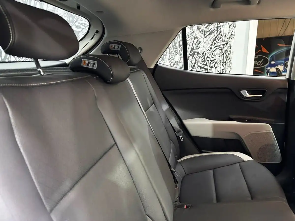 2020-kia-stonic-10-t-gdi-4-dct-big-26