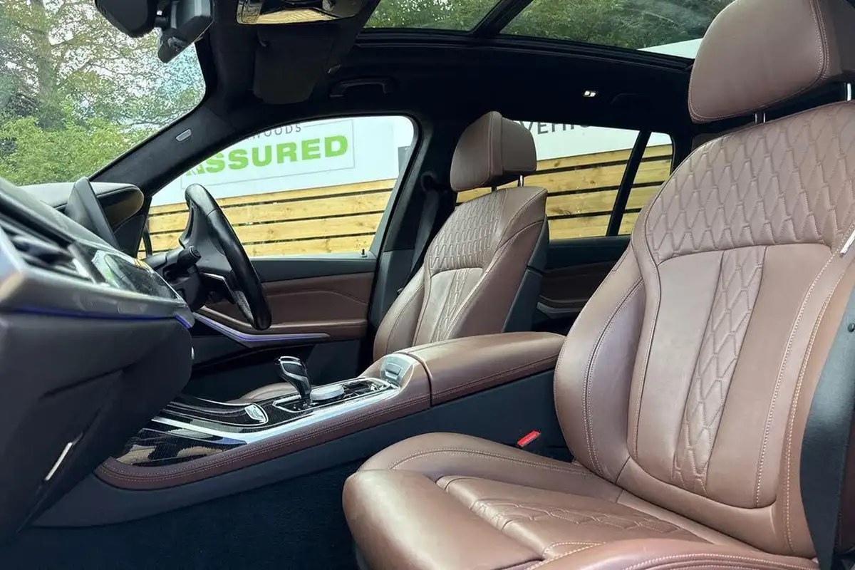 2022-bmw-x7-30td-xdrive-40d-m-sport-big-24