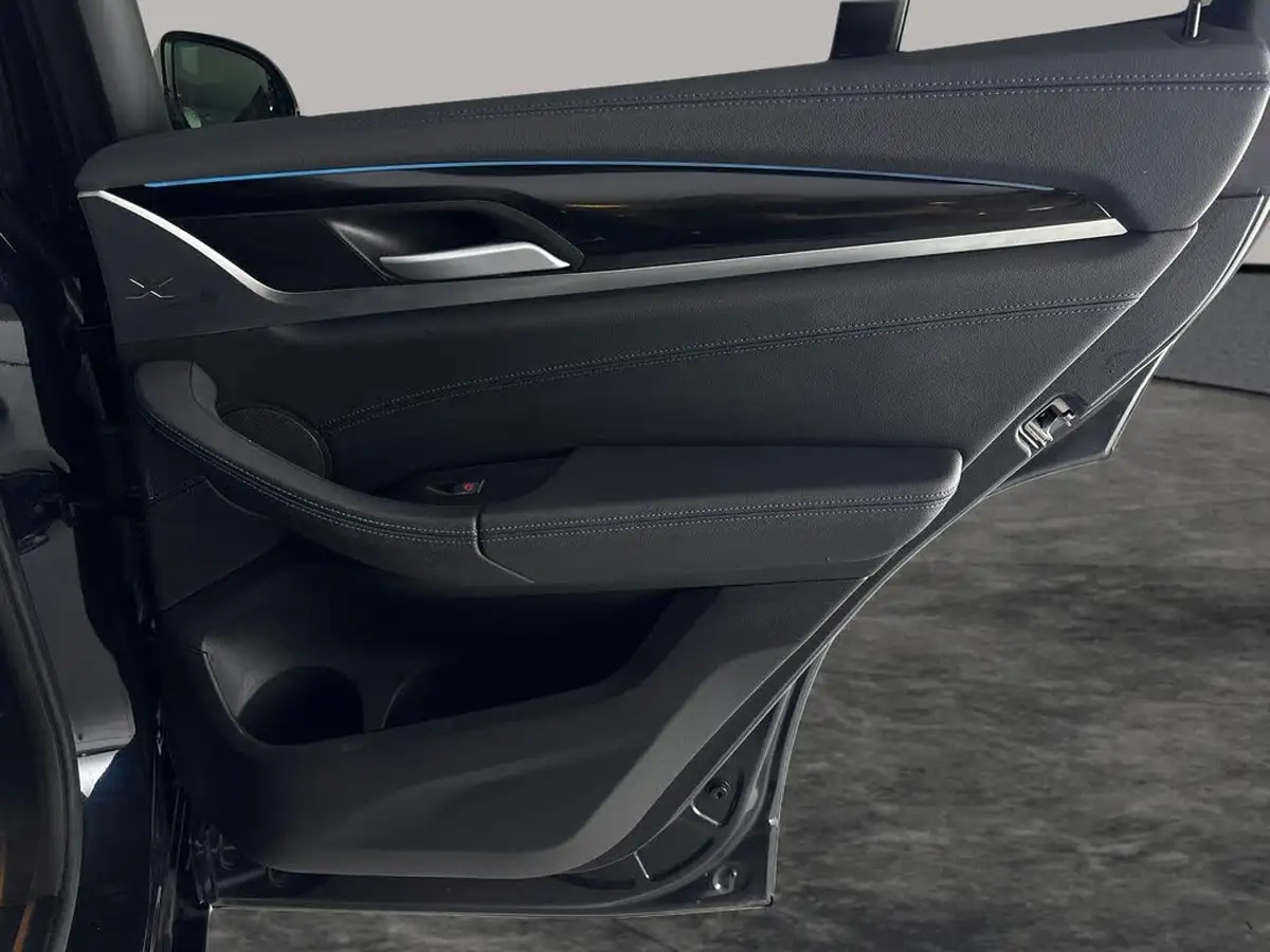2022-bmw-ix3-e-m-sport-big-49