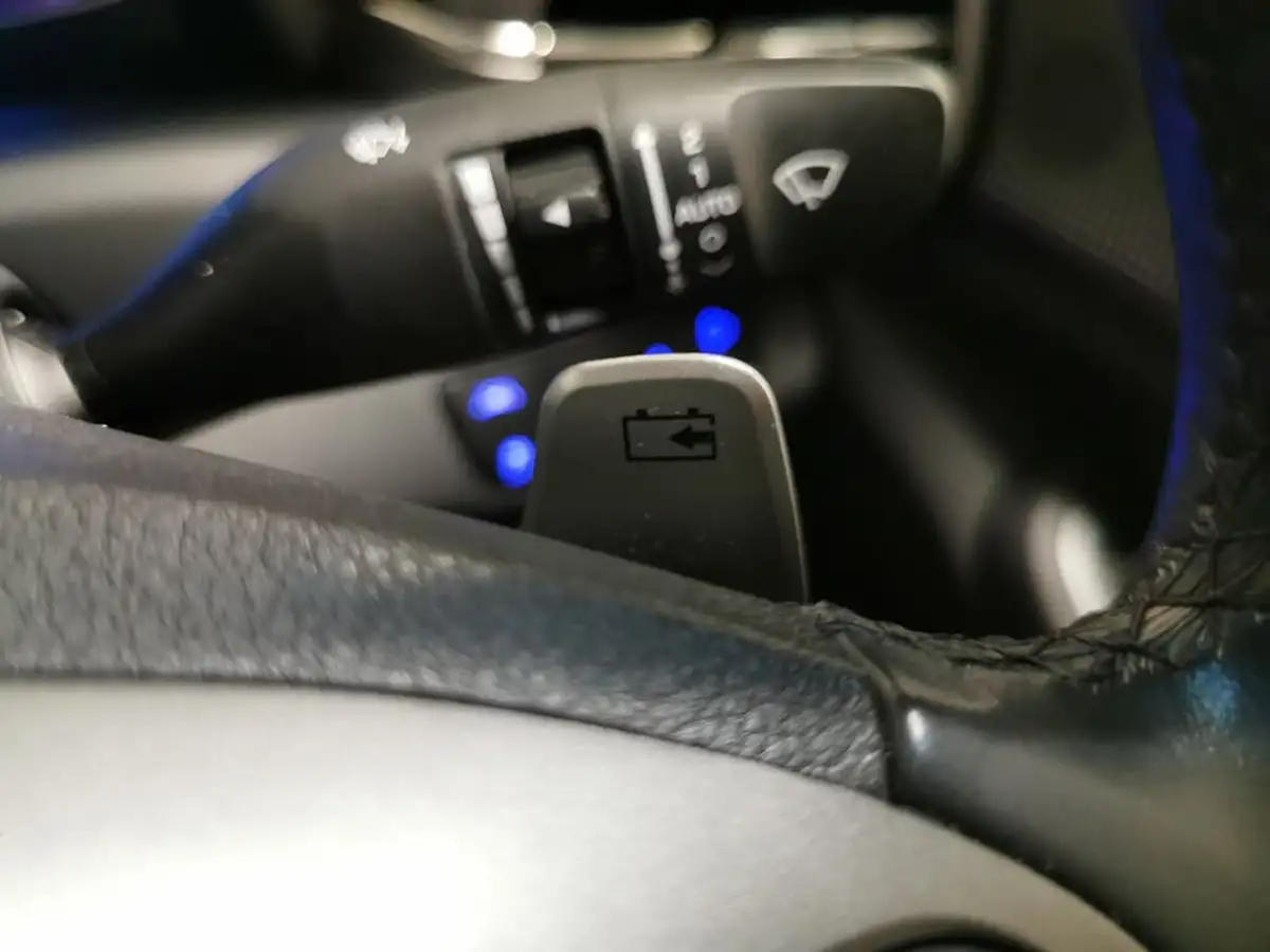 2021-hyundai-ioniq-e-premium-electric-100kw-big-22