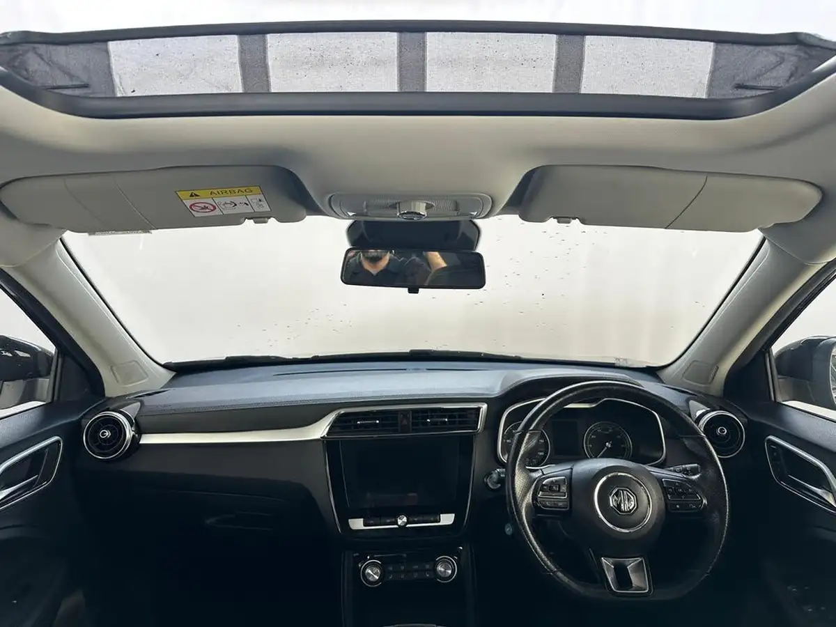 2021-mg-zs-suv-e-exclusive-ev-big-10