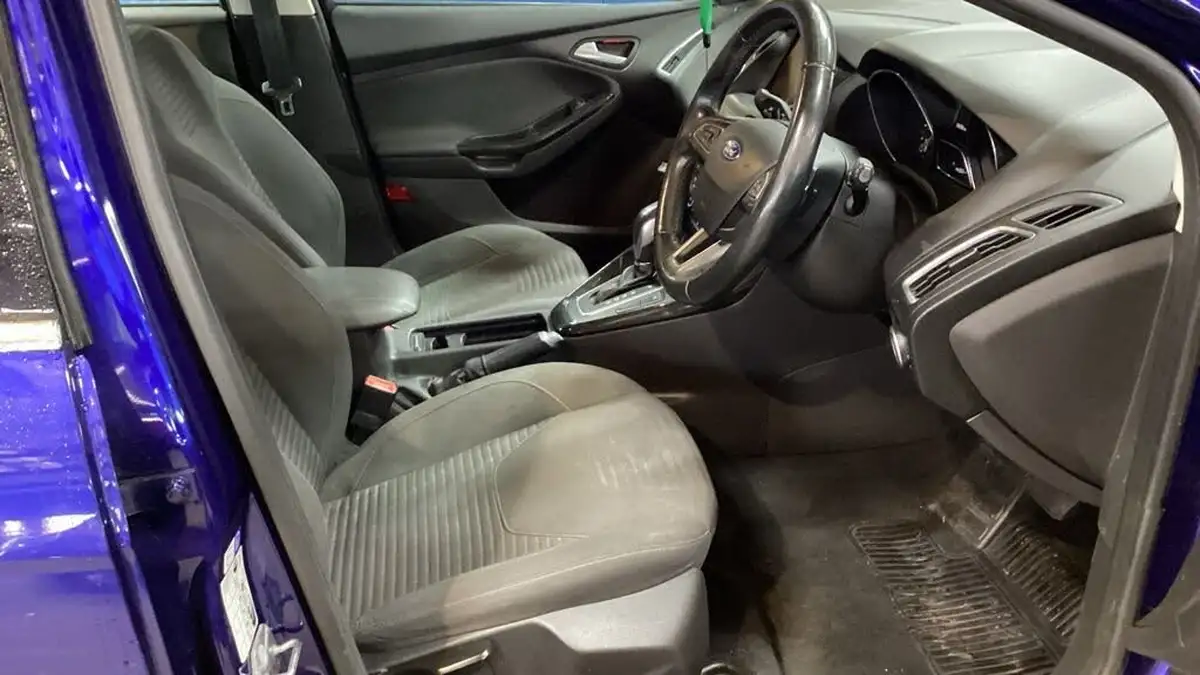 2015-ford-focus-20tdci-titanium-hatchback-powershift-big-9