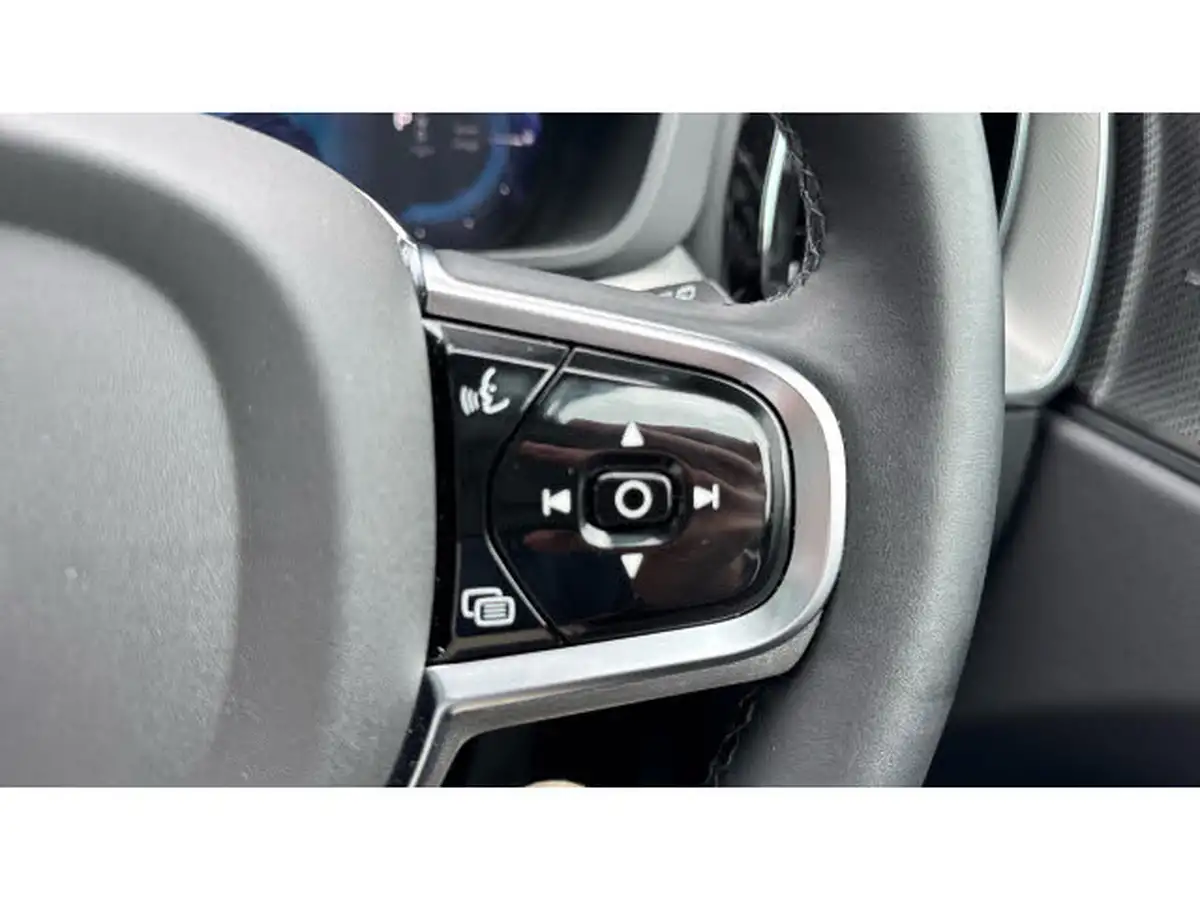 2025-volvo-xc60-20-t6-plus-black-edition-big-18