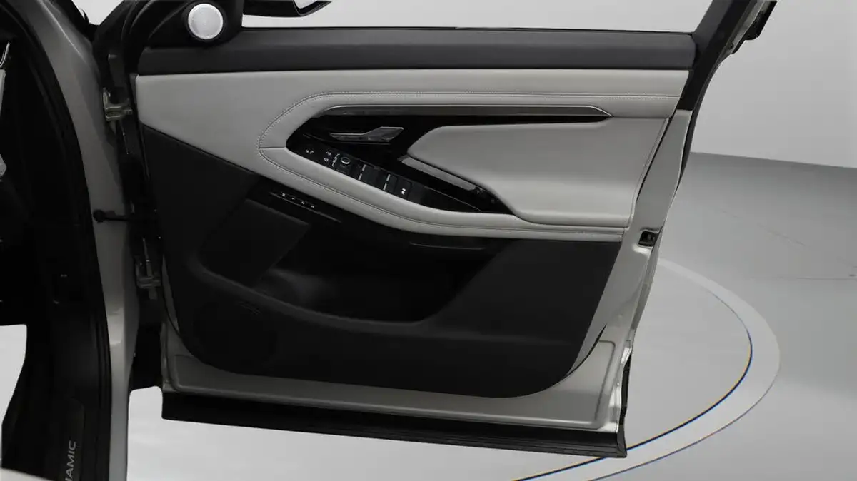 2021-land-rover-range-rover-evoque-15-p300e-r-dynamic-hse-big-15