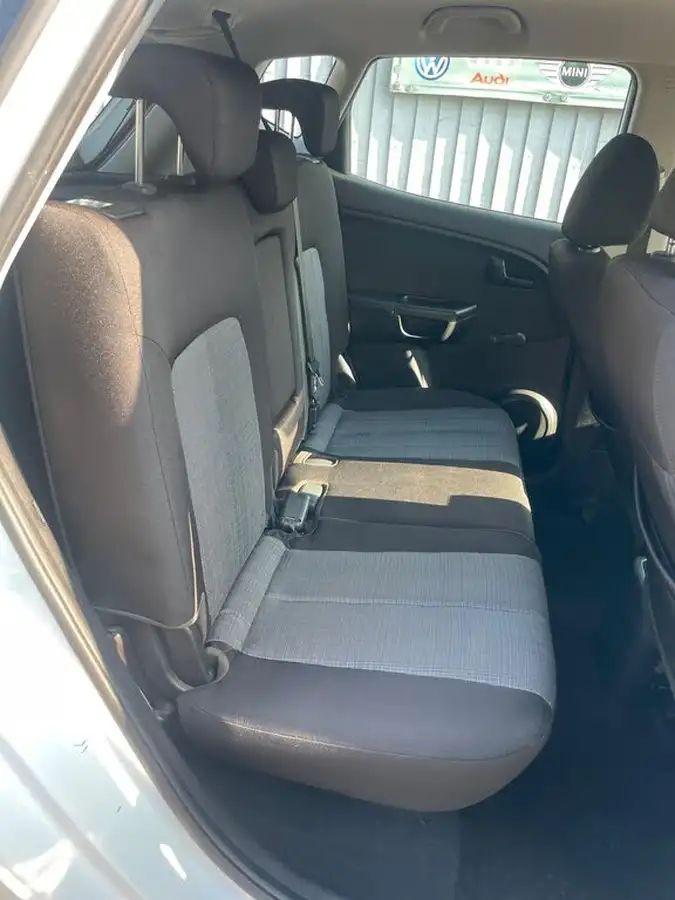 2014-kia-venga-14-1-air-big-16