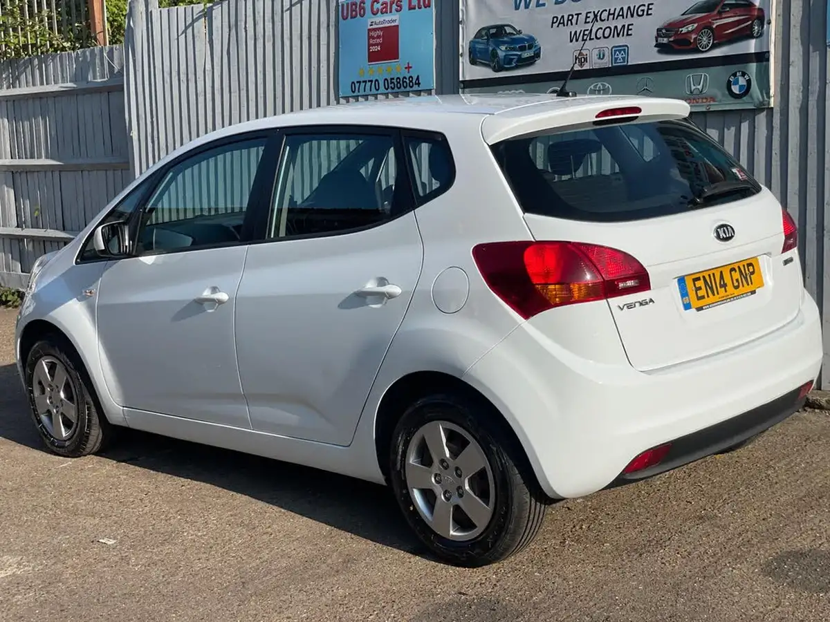 2014-kia-venga-14-1-air-big-40