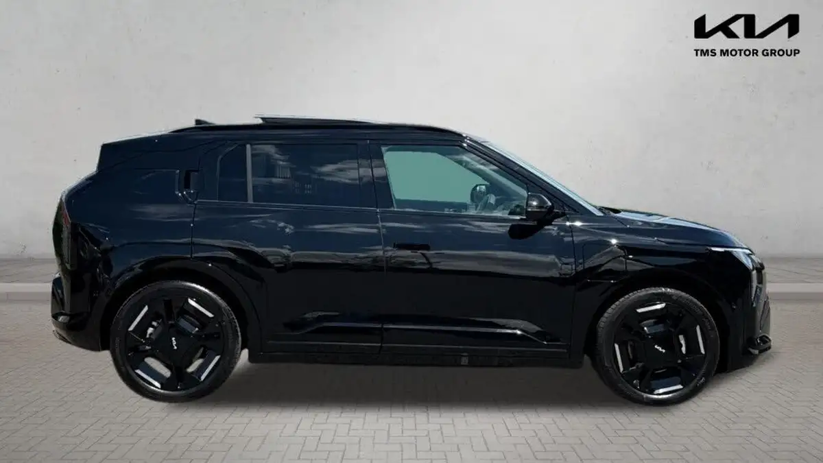 2025-kia-ev3-e-gt-line-s-big-3