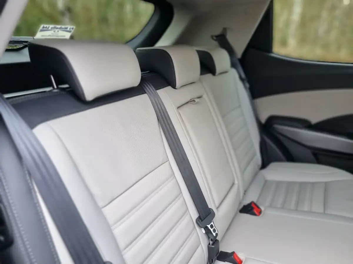 2024-kgm-ssangyong-tivoli-15-k40-auto-big-38