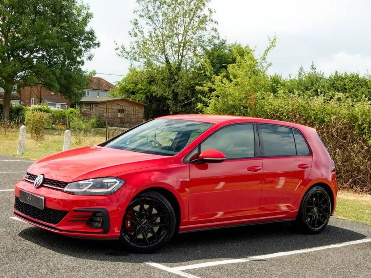 2019-volkswagen-golf-20-tsi-gti-performance-5d-dsg-big-3
