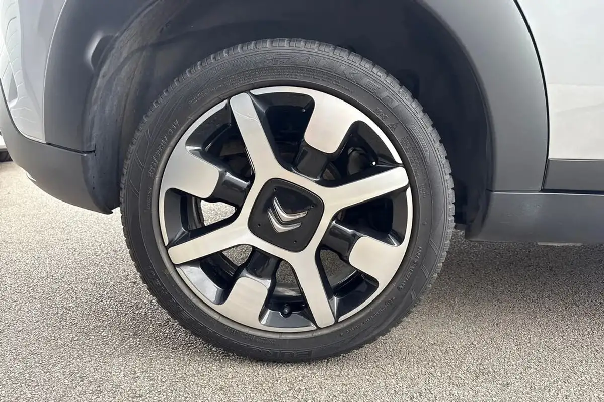 2018-citroen-c4-cactus-16bluehdi-flair-big-11