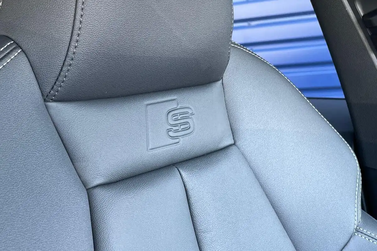 2025-audi-a3-15-40-tfsi-e-black-edition-big-51