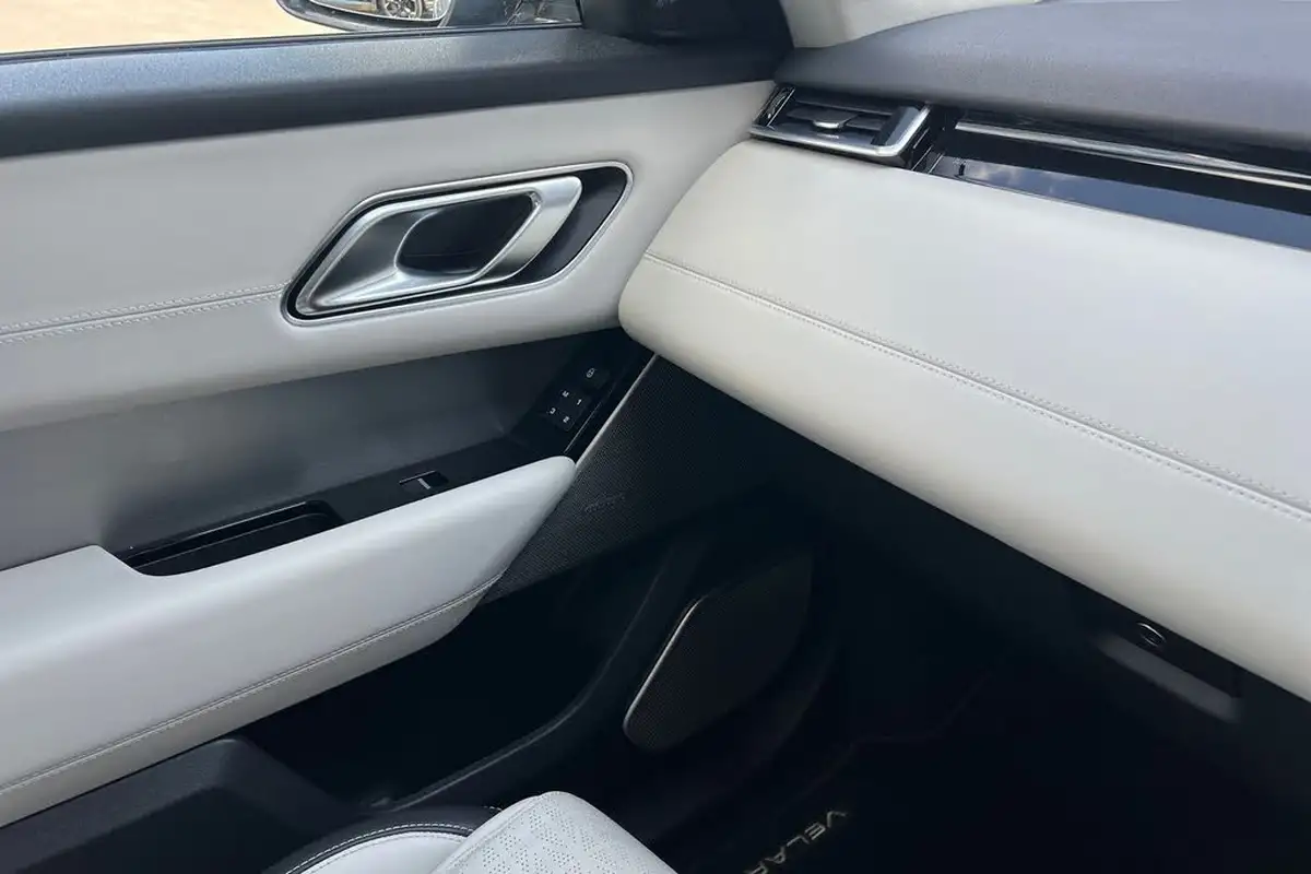 2017-land-rover-range-rover-velar-30-p380-hse-big-16