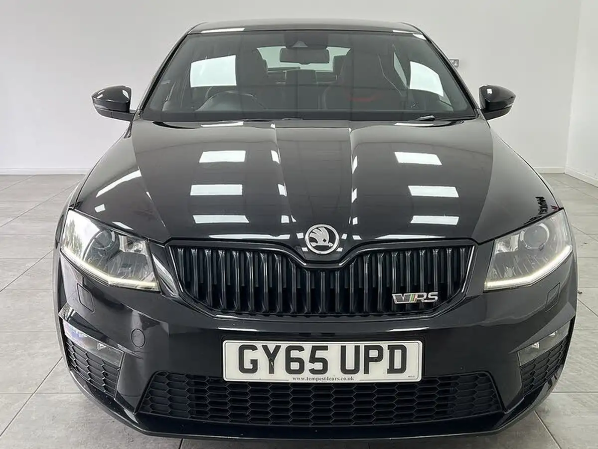 2015-skoda-octavia-20tdi-vrs-hatchback-big-7
