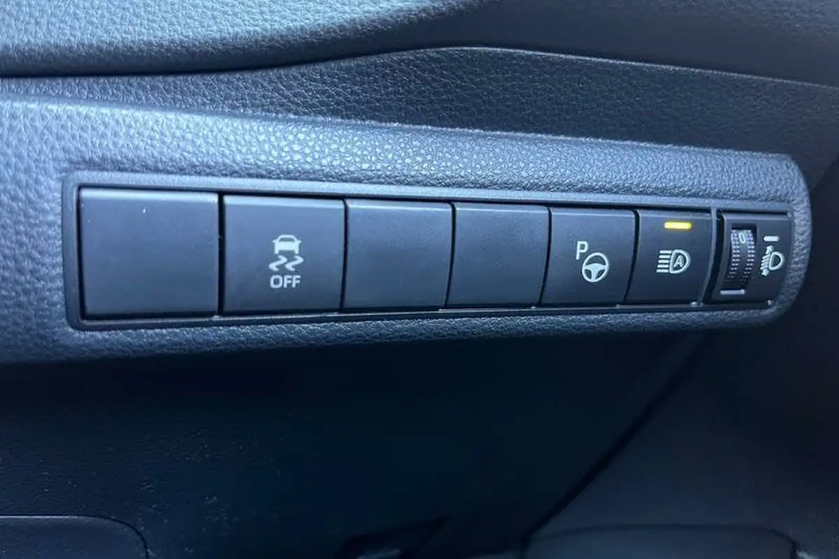 2022-toyota-corolla-18-vvt-i-gr-sport-120bhp-trk-hatchback-big-22