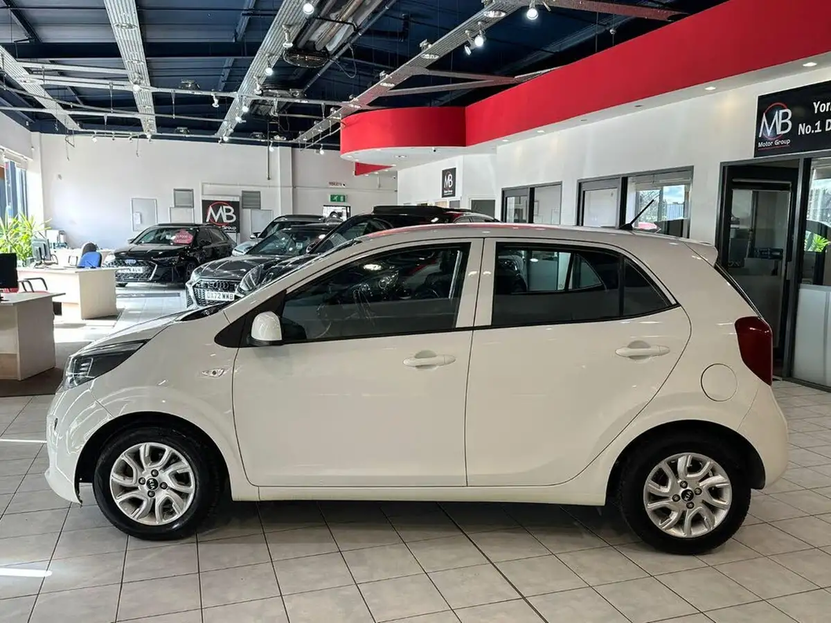 2020-kia-picanto-10-2-4-seats-big-8