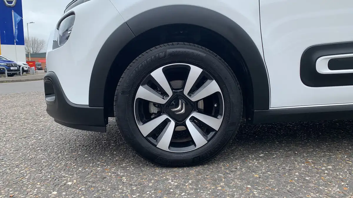 2024-citroen-c3-12-puretech-plus-83ps-big-13