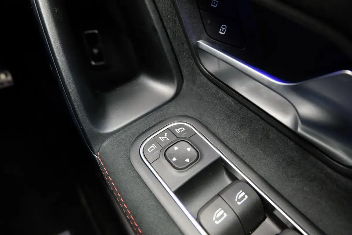 2023-mercedes-benz-cla-13-cla-180-amg-line-executive-coupe-4d-big-24