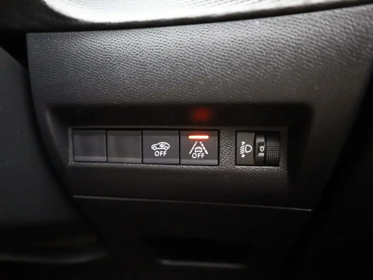 2022-peugeot-2008-suv-12-puretech-active-premium-big-34