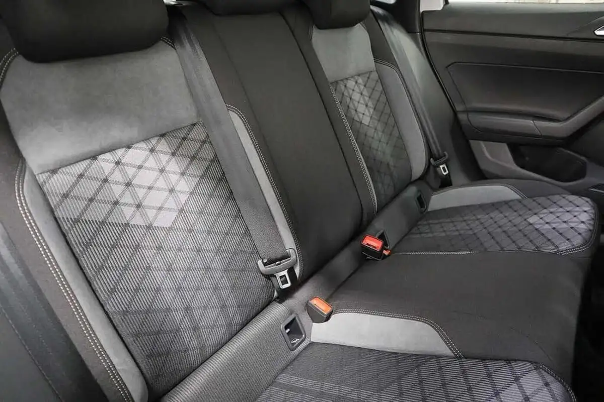 2024-volkswagen-polo-10-tsi-r-line-115ps-dsg-big-8