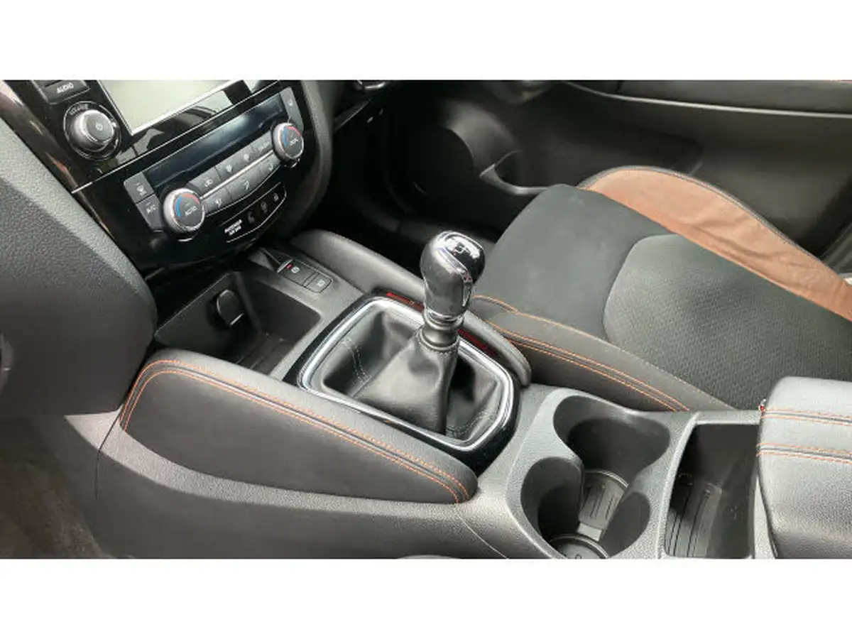 2019-nissan-qashqai-13-dig-t-n-motion-140ps-big-12