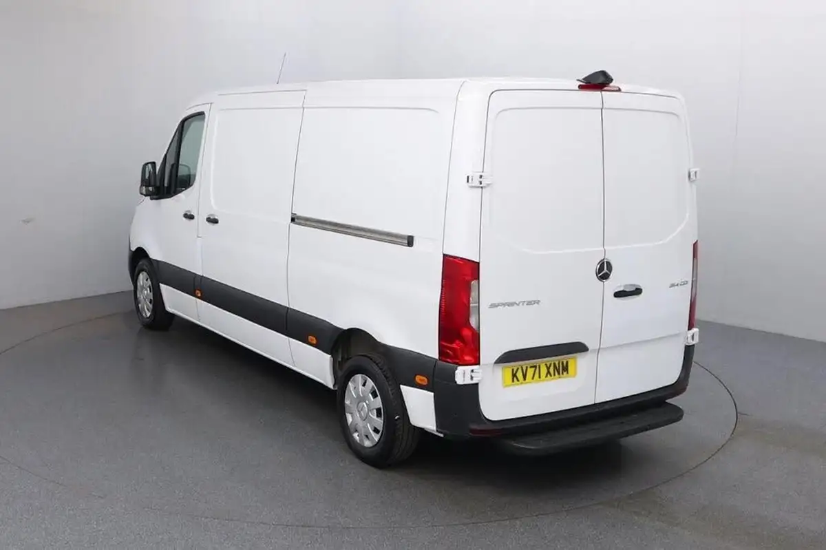 2021-mercedes-benz-sprinter-big-5