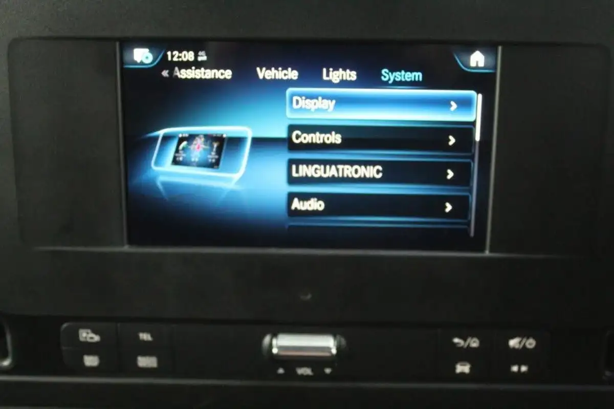 2021-mercedes-benz-sprinter-big-57
