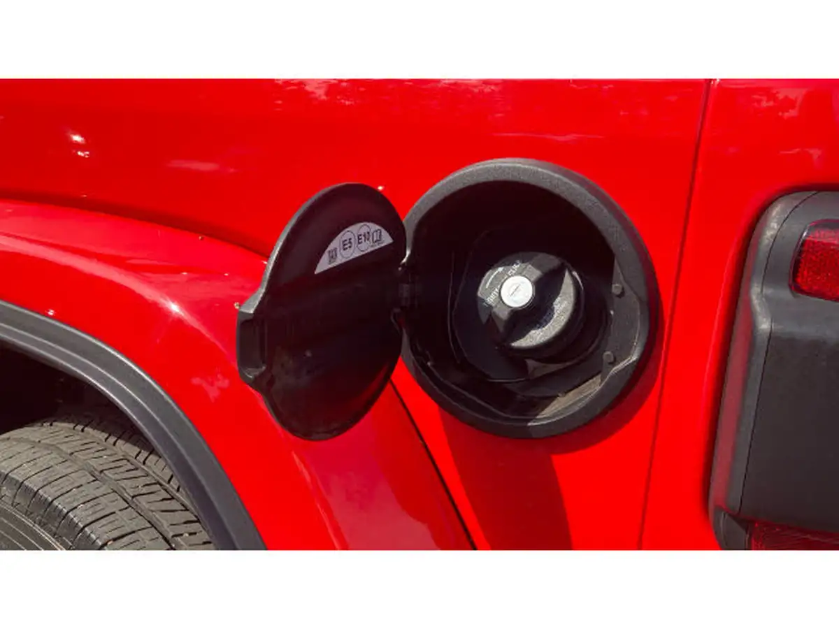 2021-jeep-wrangler-20-gme-overland-5d-big-22